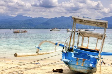 Hint Okyanusu 'ndaki Gili Hava Adası. 03.01.2017 Feribot iskelesinin çevresi.