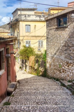 Korfu adası. Kadim mimari, Kerkyra şehrinin sokakları. Yaz manzarası.
