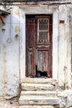 Korfu adası. Kadim mimari, Kerkyra şehrinin sokakları. Yaz manzarası.