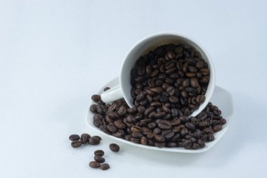 Kahve çekirdekli kahve fincanı