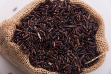 Riceberry pirinç çuvallar içinde.