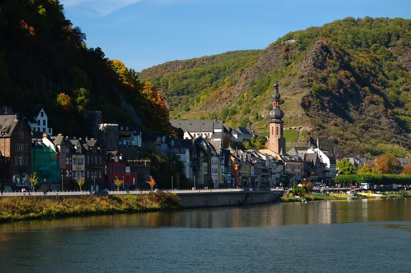 Vista sulla città di Cochem in Germania in una giornata di sole — Foto Stock