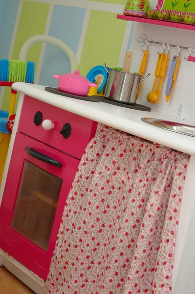 Cocina de juego hecho a sí mismo / DIY Playkitchen —  Fotos de Stock