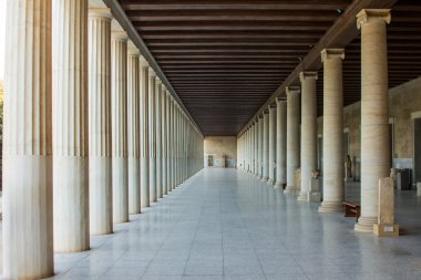 Atina Akropol Colonnade