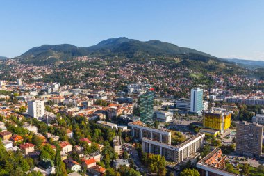 Saraybosna 'nın en tepeden panoramik manzarası. Bosna-Hersek