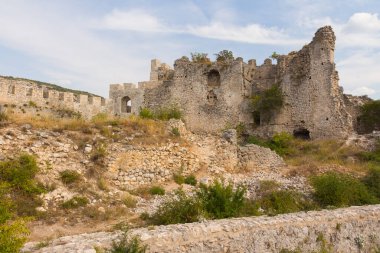 Blagaj 'daki tarihi Stjepan Kalesi' nin manzarası. Bosna-Hersek