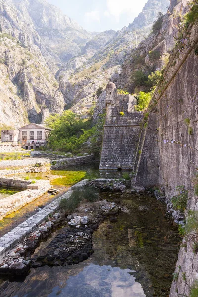Parte Muralla Defensiva Alrededor Del Casco Antiguo Kotor Montenegro — Foto de Stock