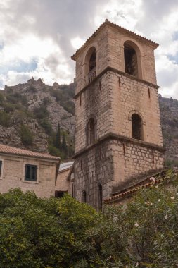 Eski Kotor Kasabası 'ndaki St. Mary Kilisesi manzarası. Karadağ 