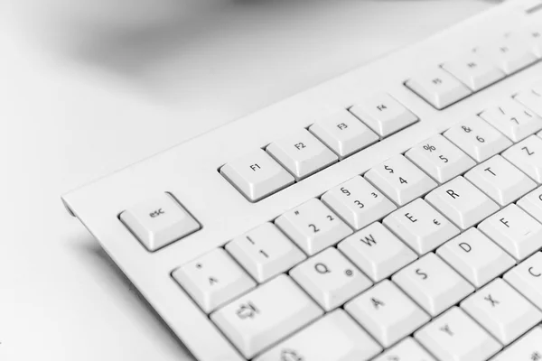 PC Tastatur auf Schreibtisch — Stock Photo, Image