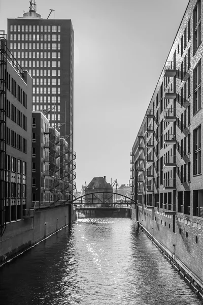 Districtul depozitelor din Hamburg - alb-negru — Fotografie, imagine de stoc