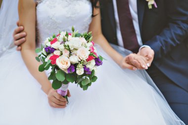 Damat Düğün buket elinde tut