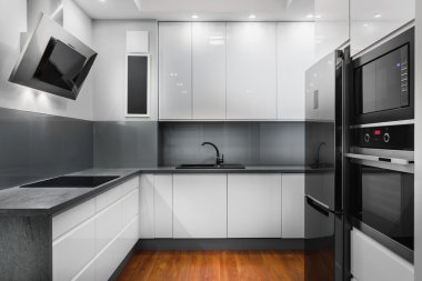 Temiz ve modern mutfak