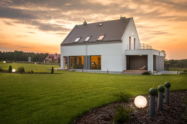 Villa in rustige omgeving — Stockfoto