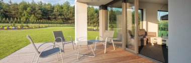 Modern veranda Bahçe Manzaralı