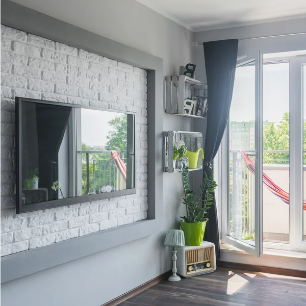 Gran TV en apartamento moderno — Foto de Stock