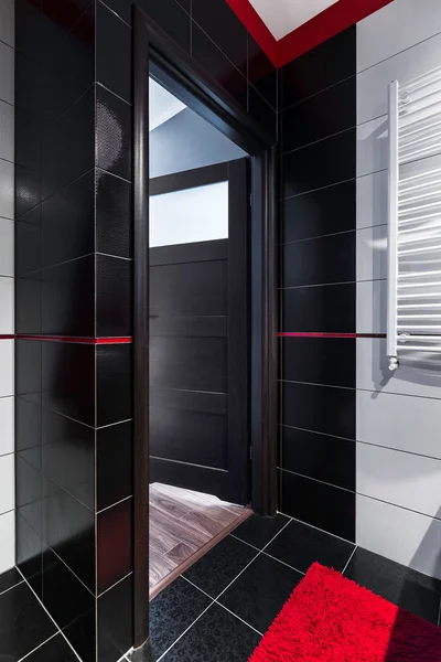 Novo estilo interior do banheiro — Fotografia de Stock