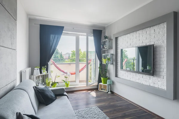 Schönes Wohninterieur in grau und weiß — Stockfoto