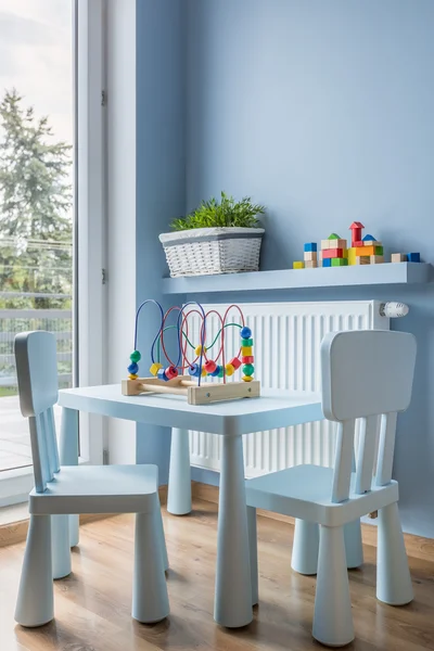 Licht blauwe peuter tafel en stoel idee — Stockfoto