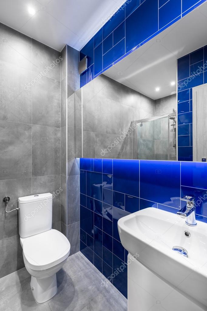 Moderna casa de banho em cinza e azul u2014 Fotografias de Stock u00a9 in4mal #121563778 -> Decoração De Casas De Banho Em Azul Moderna casa de banho em cinza e azul u2014 Fotografias de Stock u00a9 in4mal #121563778 -> Decoração De Casas De Banho Em Azul