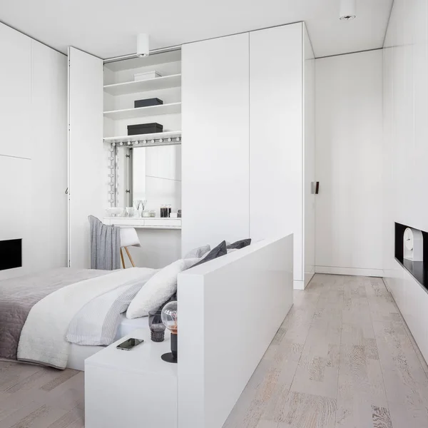 Elegante Dormitorio Blanco Con Cama Grande Tocador Lujo Armario Suelo —  Fotos de Stock