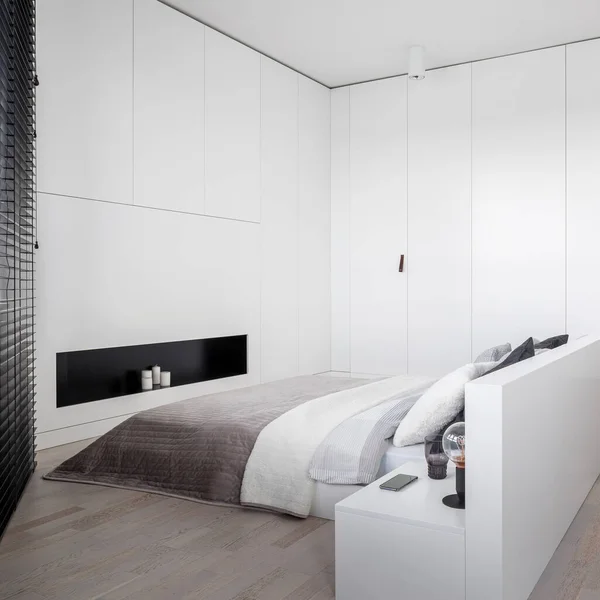 Chambre Luxe Blanche Avec Grand Lit Double Parquet Grande Fenêtre — Photo