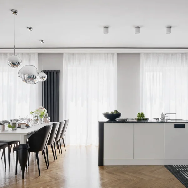 Glamorous Spacious Open Concept Kitchen Black White Kitchen Island Nagy — Stock Fotó