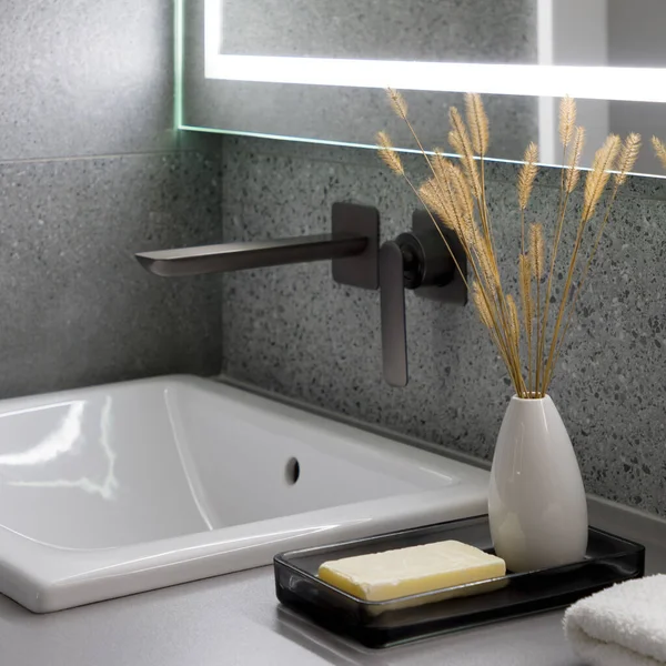 Close Stylish Bathroom Decorations Nice Vase Dried Grass Natural Soap — Stock Photo, Image