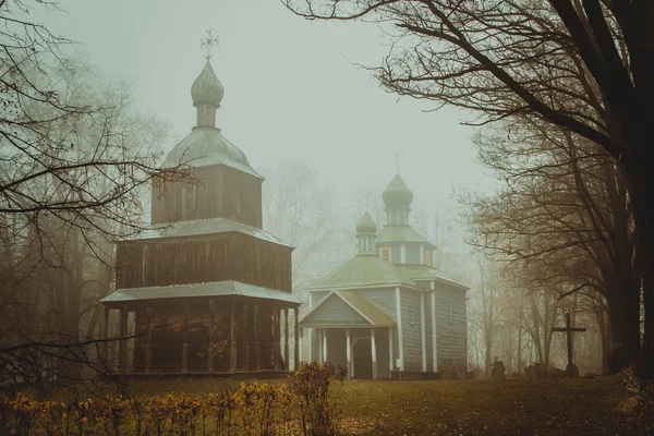 La cour de l'église — Photo