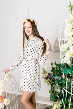 Bahar Studio'da poz genç güzel kız