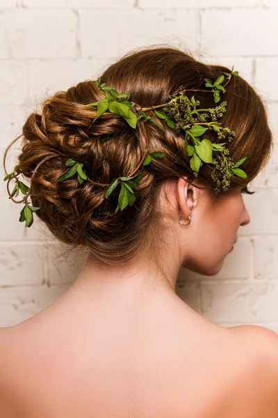 Hermoso peinado de novia — Foto de Stock