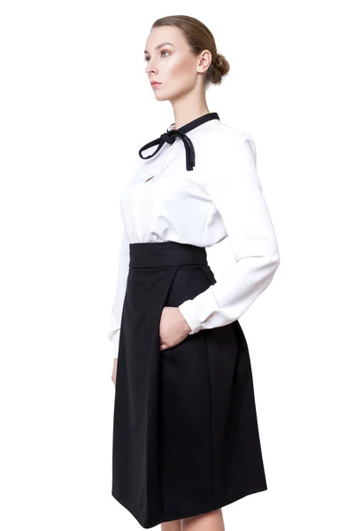 Όμορφη νεαρή μόδας γυναίκα των επιχειρήσεων απομονωθεί σε λευκό — Φωτογραφία Αρχείου