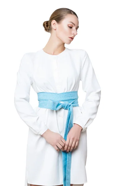 Όμορφη νεαρή μόδας γυναίκα των επιχειρήσεων απομονωθεί σε λευκό — Φωτογραφία Αρχείου