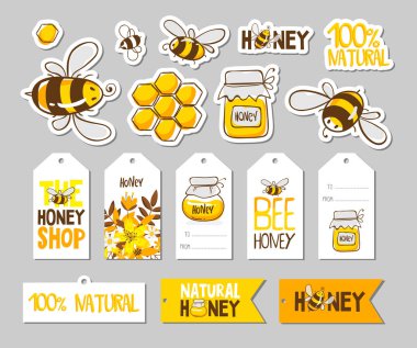 Çıkartma, rozet, arılı labirent, çiçek ve harfli bal seti. Vektör illüstrasyonu EPS 10.