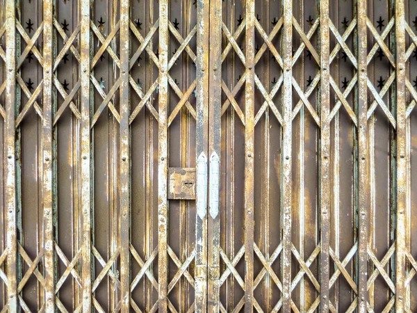 Cancello in ferro ruggine — Foto Stock