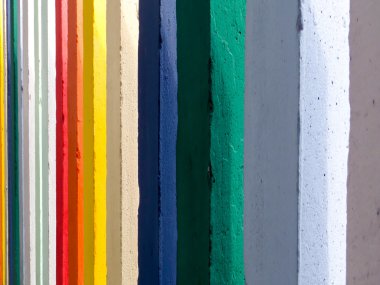 Gökkuşağı duvar soğuk sesi