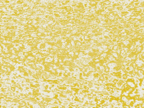 Sárga folt ecset száraz víz háttér — Stock Fotó