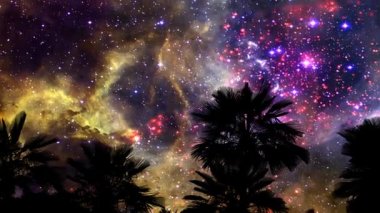 Rosette nebulası gecenin karanlığında gri buluttan geriye doğru hareket ediyor.