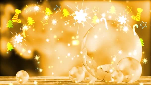 Reflexión flores estaban en bola de cristal y Navidad colorido tema copo de nieve crecimiento calcetín estrellas árboles dulce palo cuelgan en el techo y bailando divertida fiesta — Vídeos de Stock