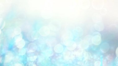 Taze mavi parıltılı, soyut bulanık yapraklı bahçe çiçekleri.