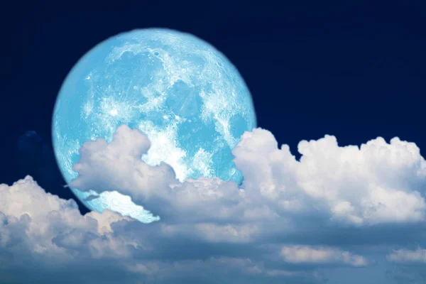 Super Luna Azul Silueta Blanca Cielo Nuboso Cielo Nocturno Elementos — Foto de Stock