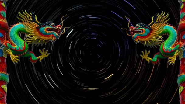 Star Trails Animación de nuevo en la puerta de dragón gemelo pilar de estilo chino — Vídeos de Stock
