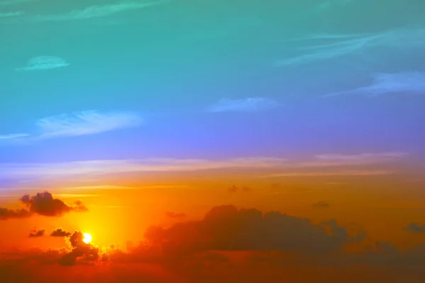Refleksi Matahari Terbenam Malam Hari Cahaya Penuh Warna Awan Pastel — Stok Foto