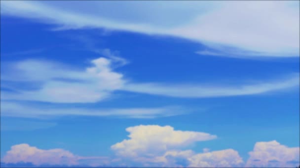Elmosódott kék ég fehér felhő nyáron trópusi zóna idő lejárta — Stock videók