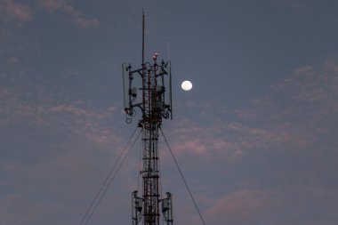 ayın Tayland'da ışık.
