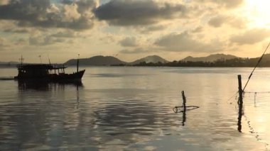 güneş üzerinde göl .