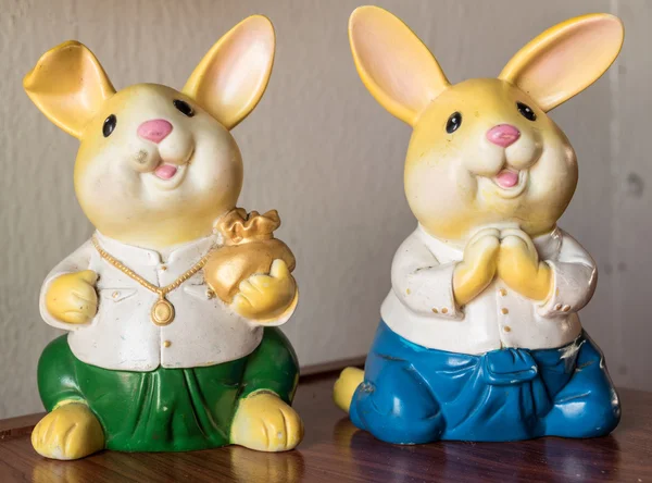 Wellcome bir sıçan heykeli.