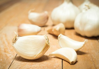 Sarımsak Allicin, tıbbi özellikleri denilen bir bileşik içerir,