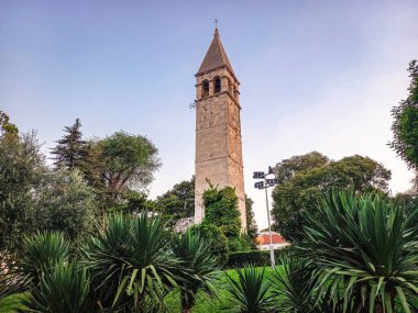 Bölünmenin güzel mimarisi ve doğası