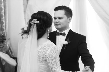 düğün töreni yanındaki kemer