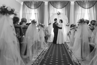 düğün töreni yanındaki kemer